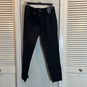 The Audrey pant from NY&C SIZE 6